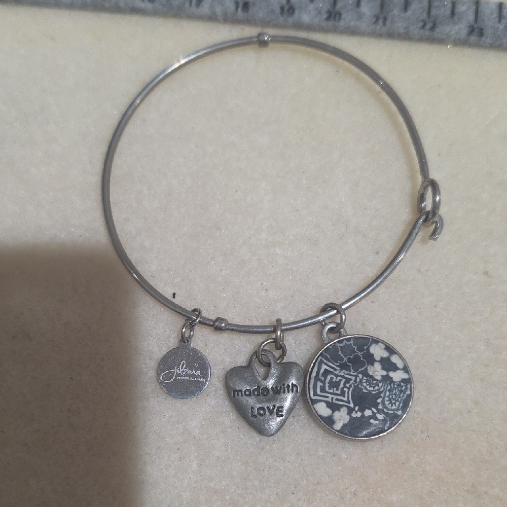 Elegant Silver Bracelet with Heart and Patterned Disc Charms
